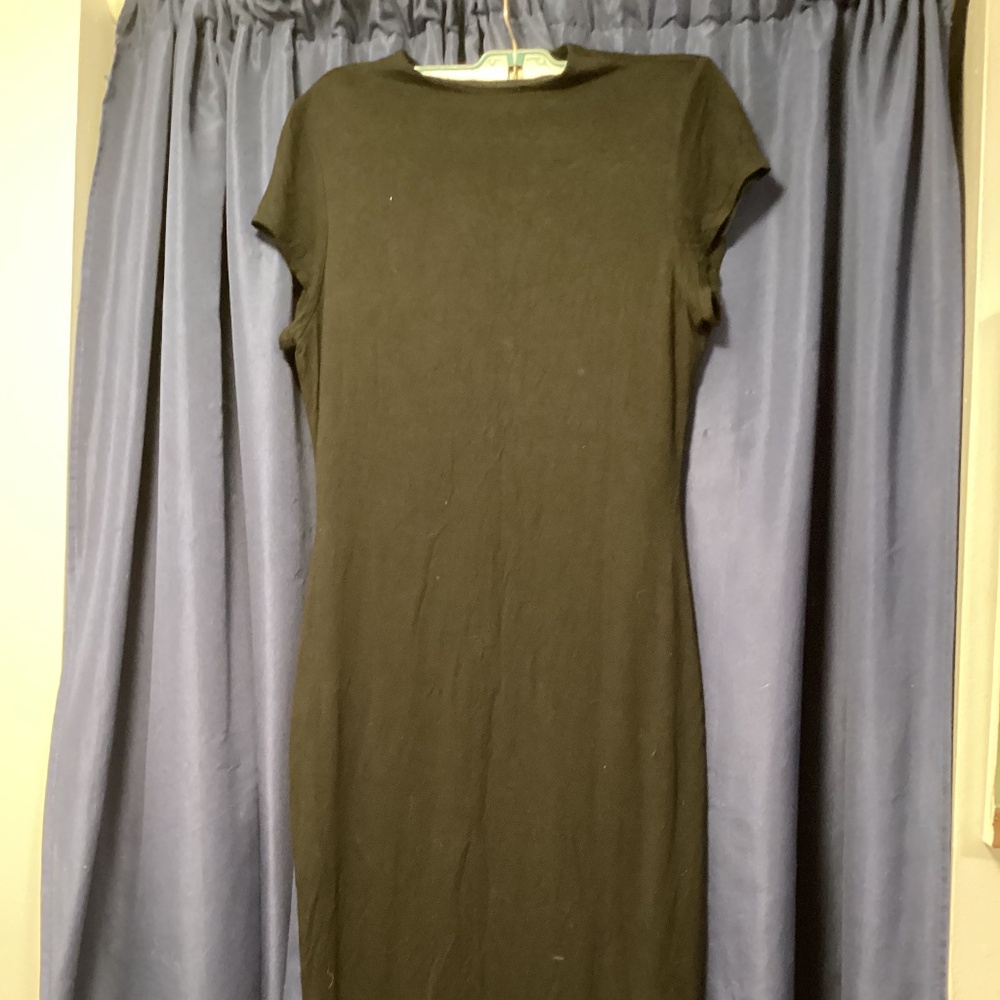 Black bodycon dress